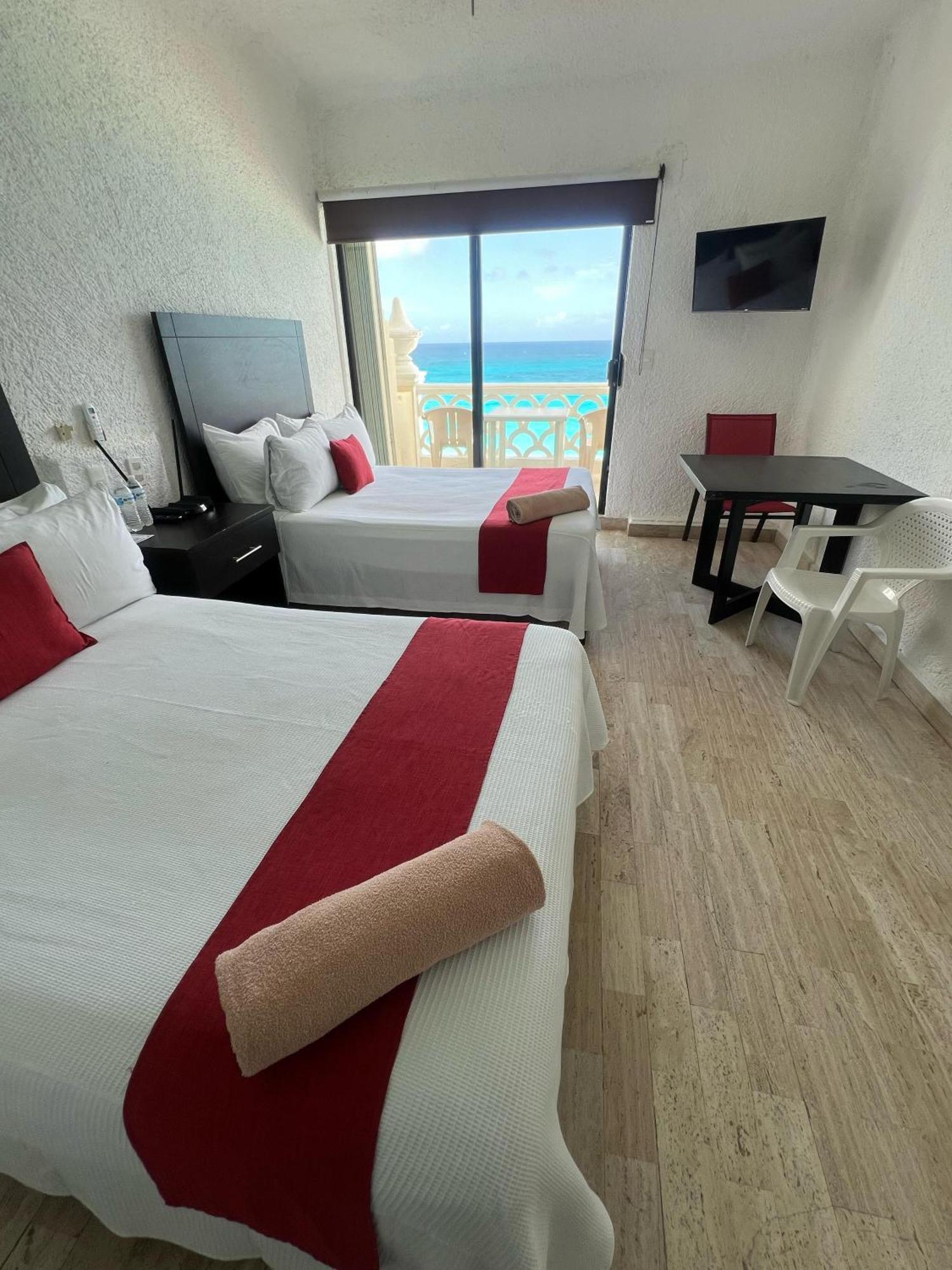 “Magic Sunrise At Cancun” Exterior photo